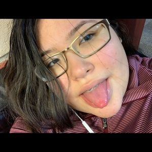 Meet your Posher, Adamaris